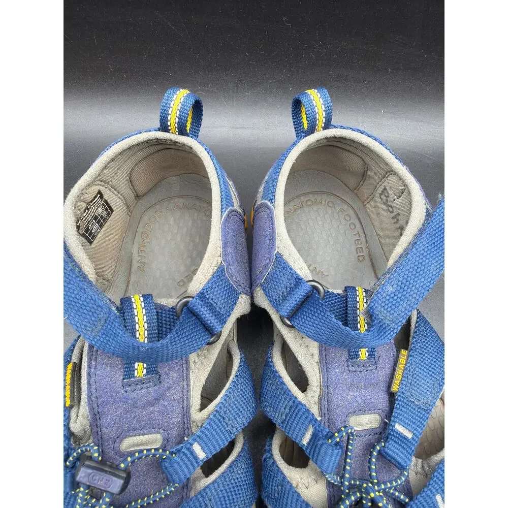 KEEN Newport H2 Youth Size 4 Blue Waterproof Hiking Sport Sandals Washable